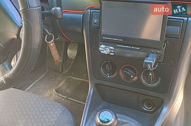 Седан Audi A4 1995 в Хусте