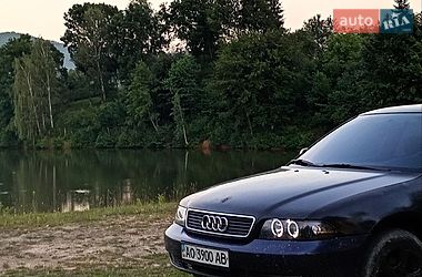 Седан Audi A4 1995 в Хусте