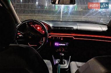 Седан Audi A4 1995 в Хусте