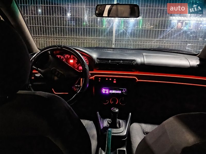 Седан Audi A4 1995 в Хусте