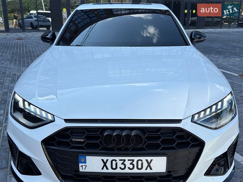 Седан Audi A4 2022 в Полтаве