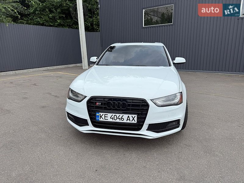 Audi A4 2014