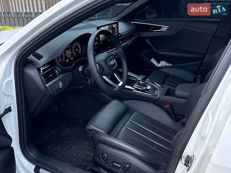 Седан Audi A4 2022 в Полтаве