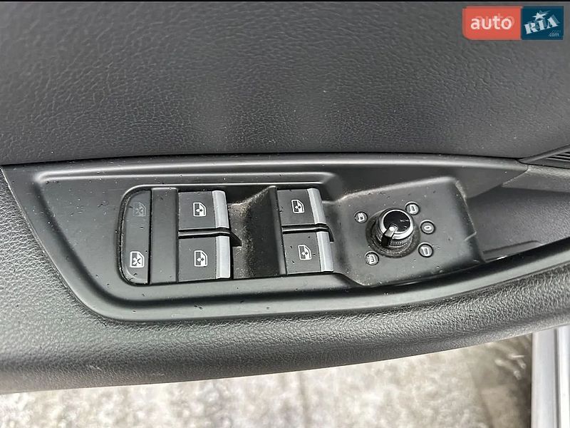 Седан Audi A4 2018 в Днепре