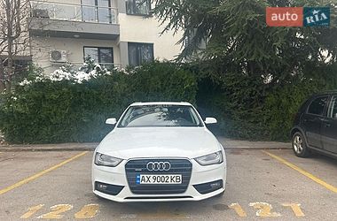 Седан Audi A4 2013 в Черновцах