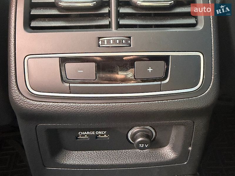 Седан Audi A4 2022 в Полтаве