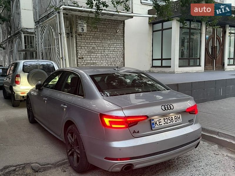 Седан Audi A4 2018 в Дніпрі