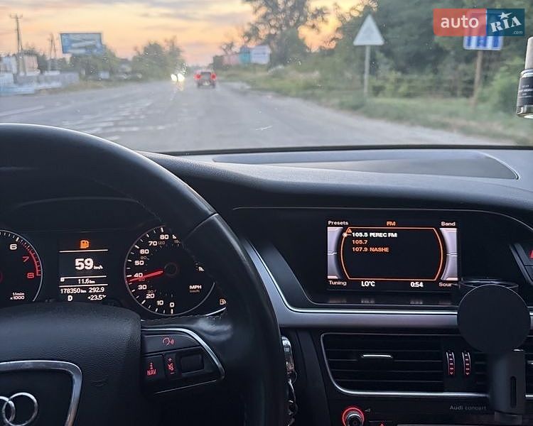 Седан Audi A4 2013 в Бучі