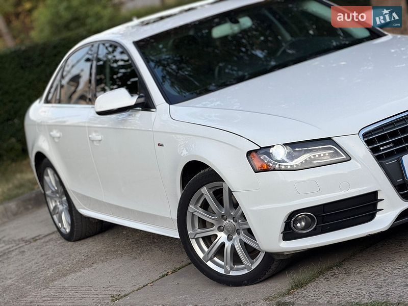 Седан Audi A4 2011 в Стрию