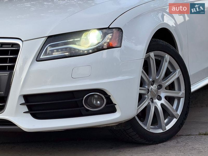 Седан Audi A4 2011 в Стрию