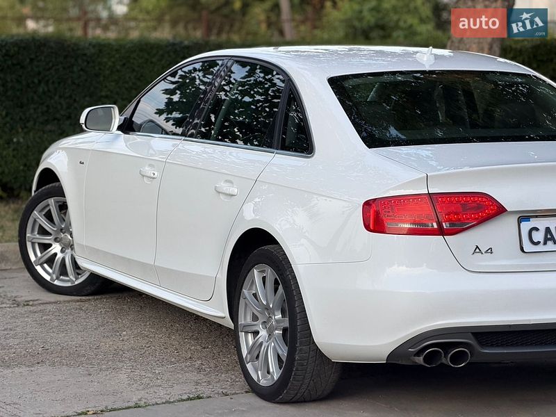 Седан Audi A4 2011 в Стрию