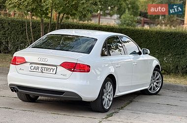 Седан Audi A4 2011 в Стрию