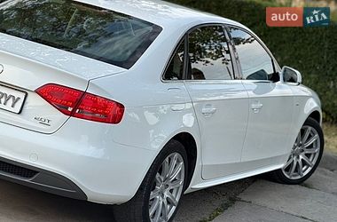 Седан Audi A4 2011 в Стрию