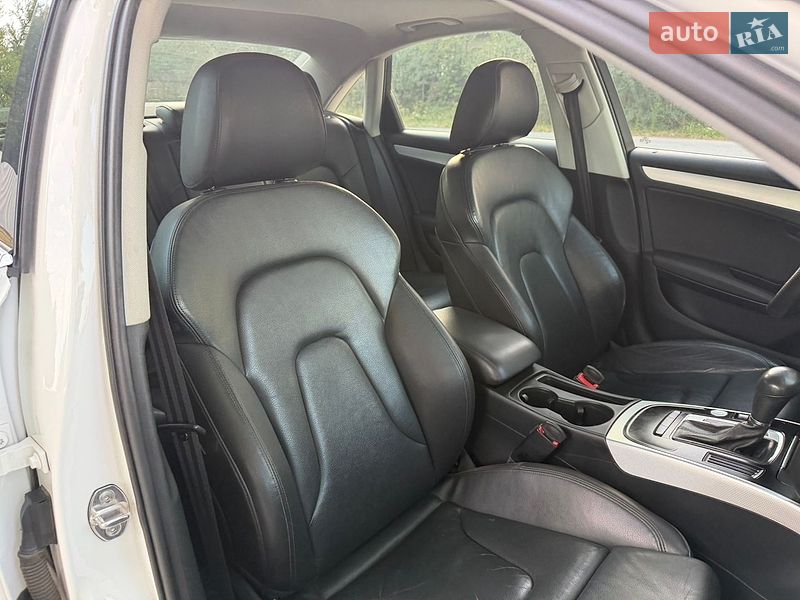 Седан Audi A4 2011 в Стрию