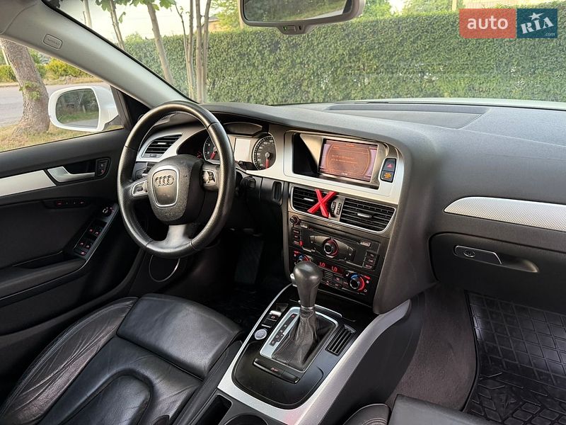 Седан Audi A4 2011 в Стрию