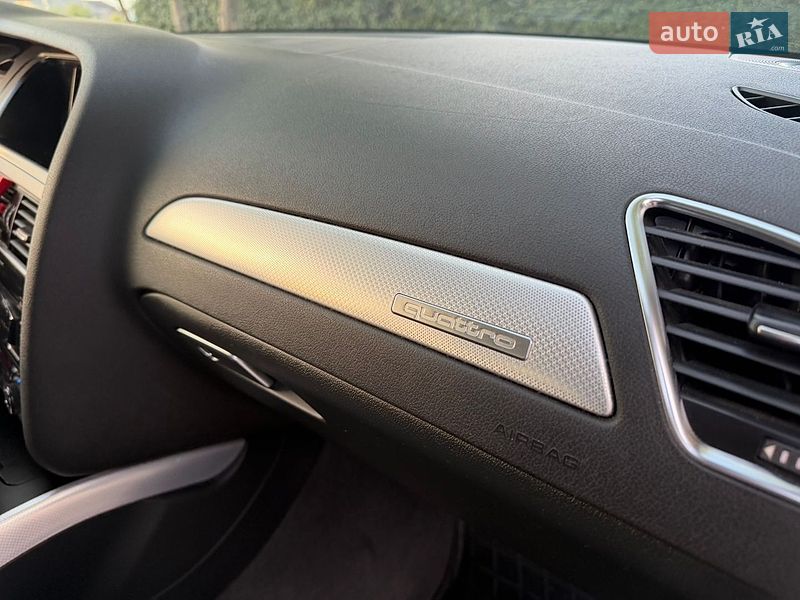 Седан Audi A4 2011 в Стрию