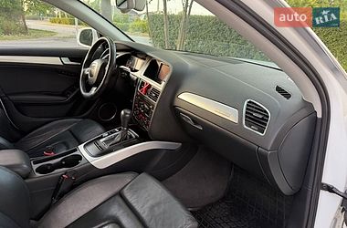 Седан Audi A4 2011 в Стрию