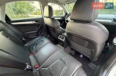 Седан Audi A4 2011 в Стрию