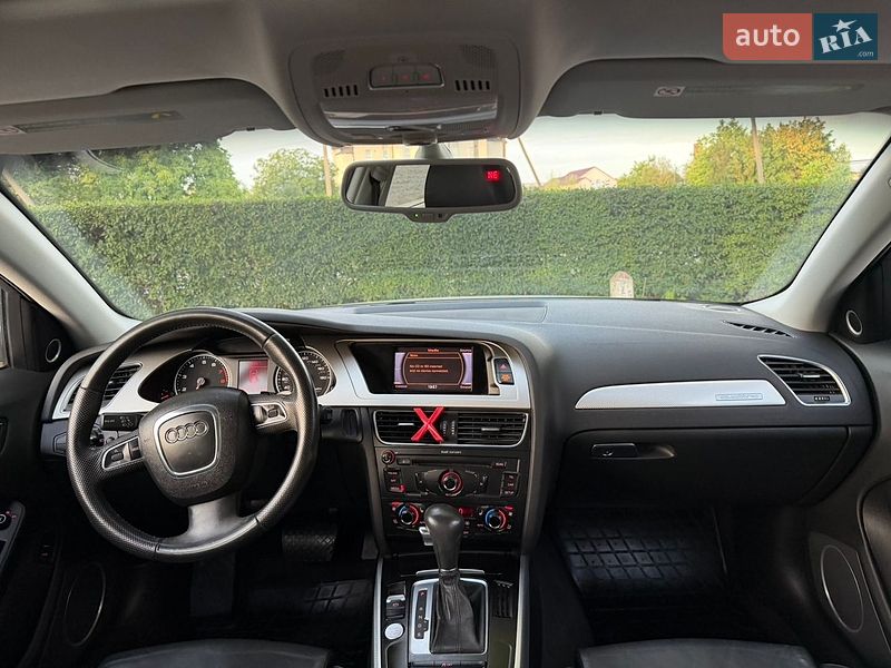 Седан Audi A4 2011 в Стрию