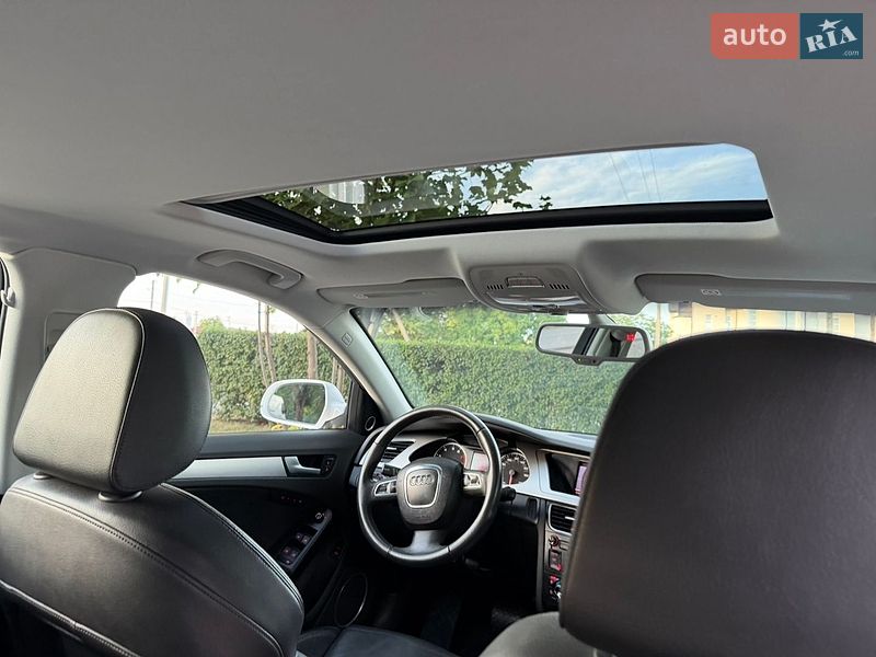 Седан Audi A4 2011 в Стрию