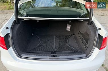 Седан Audi A4 2011 в Стрию