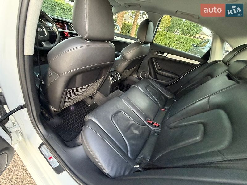 Седан Audi A4 2011 в Стрию