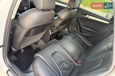 Седан Audi A4 2011 в Стрию