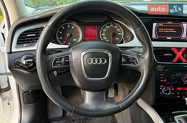 Седан Audi A4 2011 в Стрию