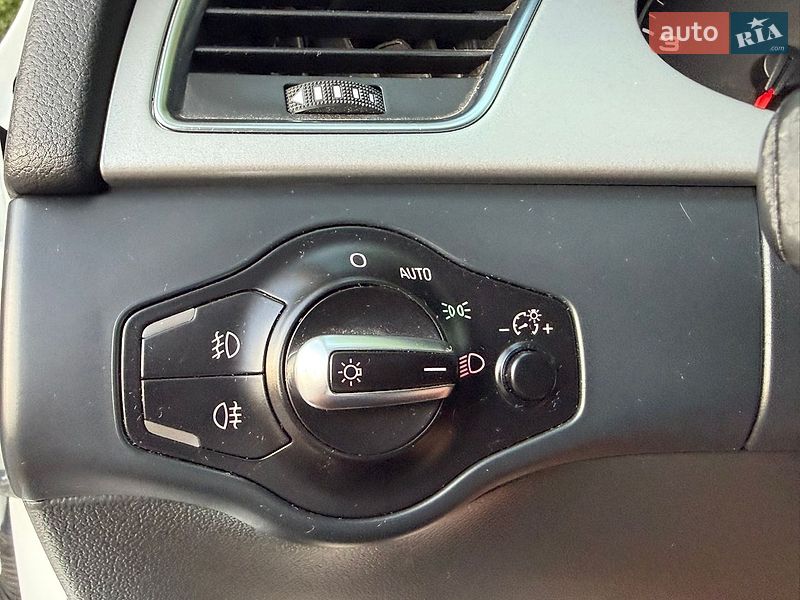 Седан Audi A4 2011 в Стрию