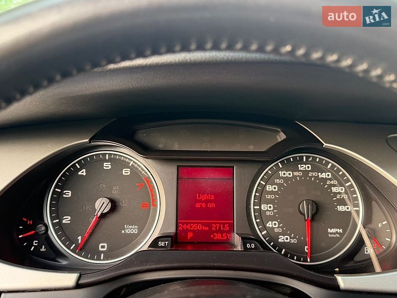 Седан Audi A4 2011 в Стрию