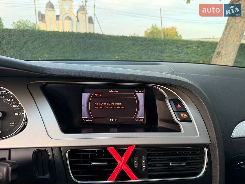 Седан Audi A4 2011 в Стрию