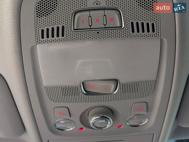 Седан Audi A4 2011 в Стрию
