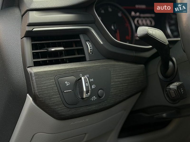 Седан Audi A4 2018 в Бурштині