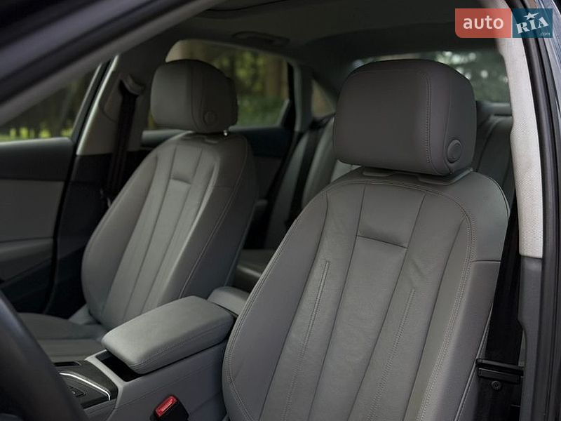 Седан Audi A4 2018 в Бурштині