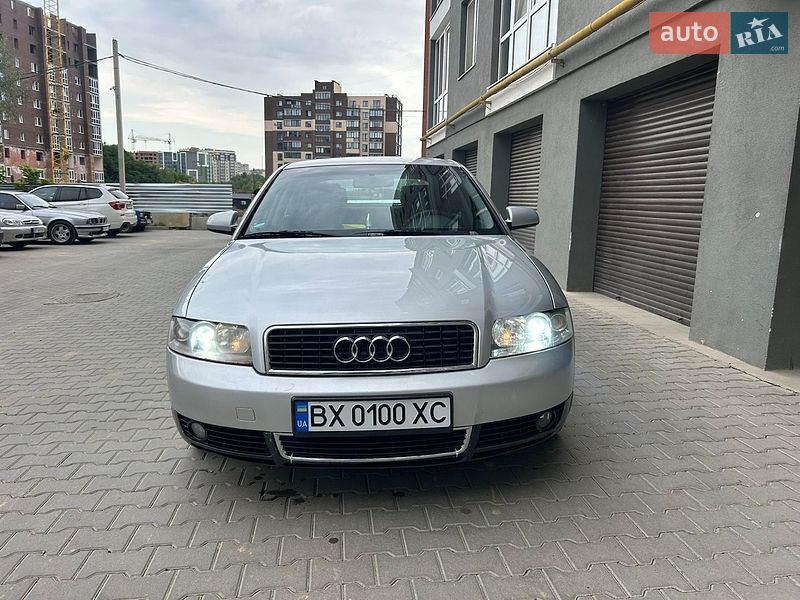 Седан Audi A4 2002 в Чернівцях