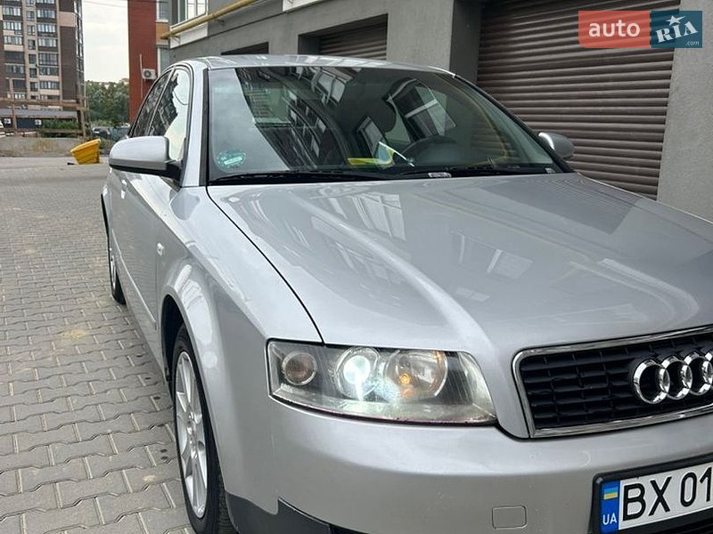 Седан Audi A4 2002 в Чернівцях
