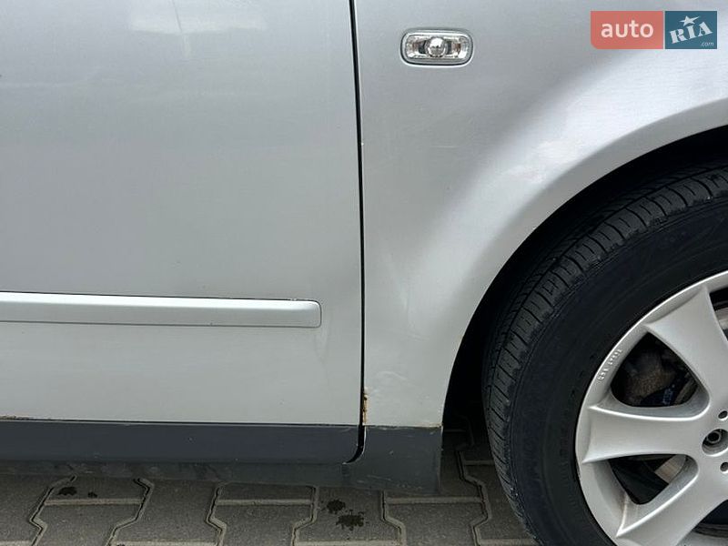 Седан Audi A4 2002 в Чернівцях