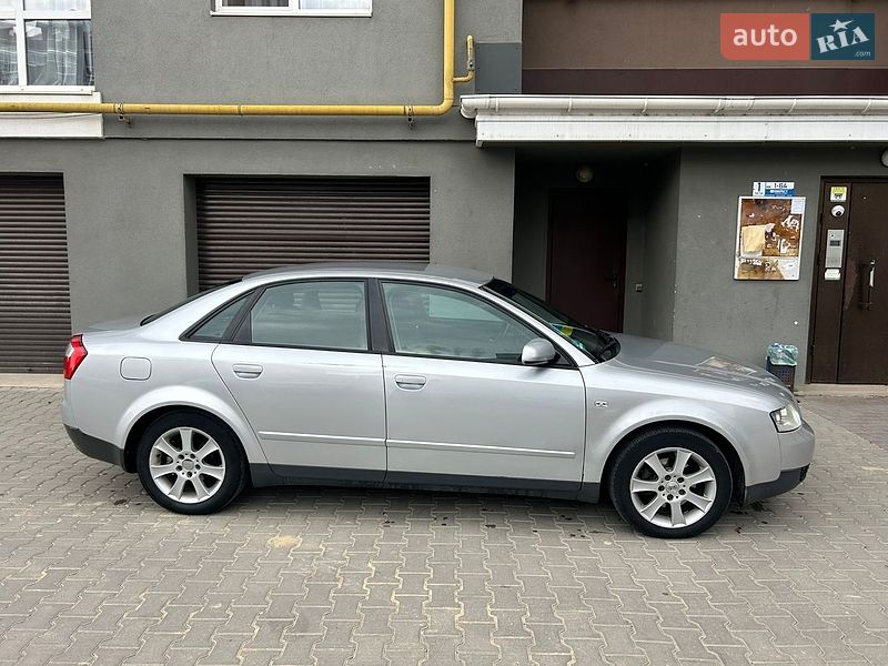 Седан Audi A4 2002 в Чернівцях