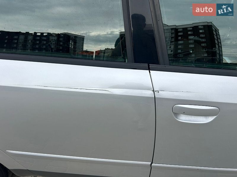Седан Audi A4 2002 в Чернівцях