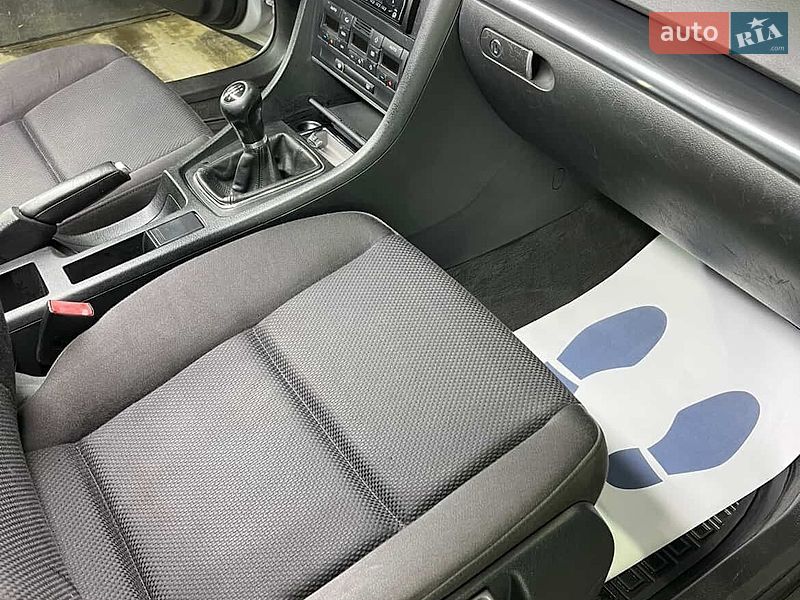 Седан Audi A4 2002 в Чернівцях