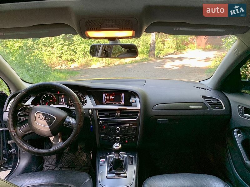 Седан Audi A4 2012 в Києві