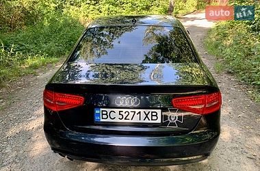 Седан Audi A4 2012 в Києві