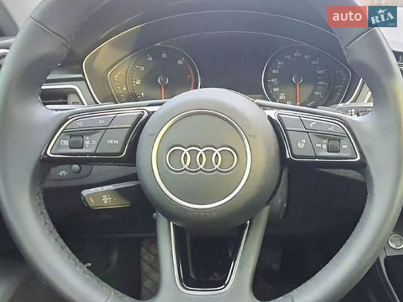 Седан Audi A4 2021 в Ужгороде