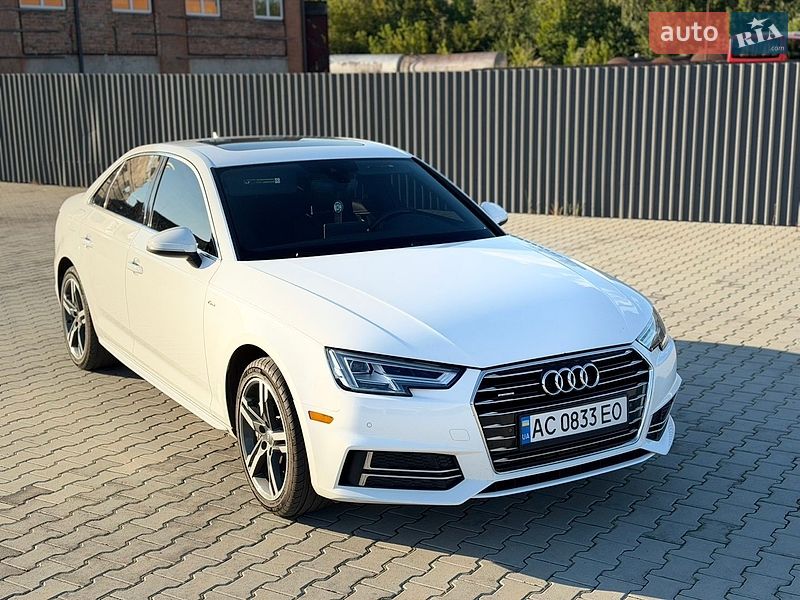 Седан Audi A4 2016 в Нововолынске