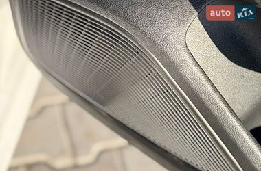 Седан Audi A4 2016 в Нововолынске