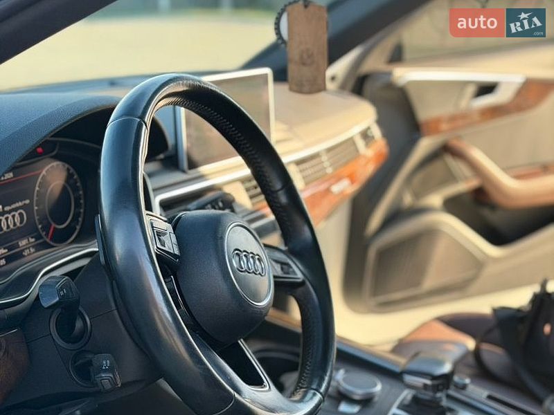 Седан Audi A4 2016 в Нововолынске