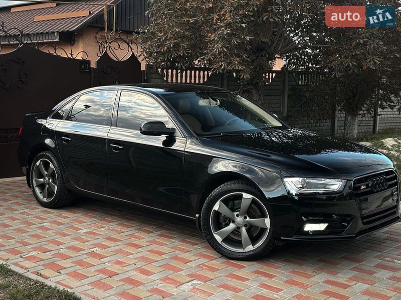 Седан Audi A4 2013 в Дніпрі