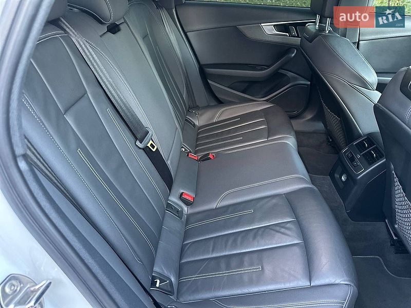 Седан Audi A4 2019 в Киеве