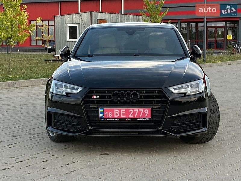 Седан Audi A4 2017 в Рівному