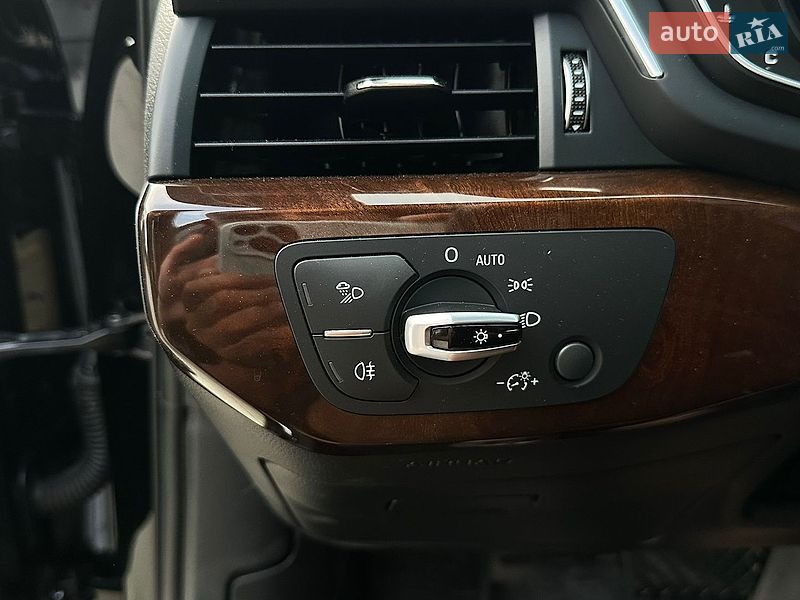 Седан Audi A4 2017 в Рівному